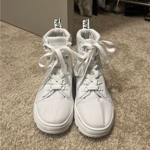 Dr. Martens Combs boots in White